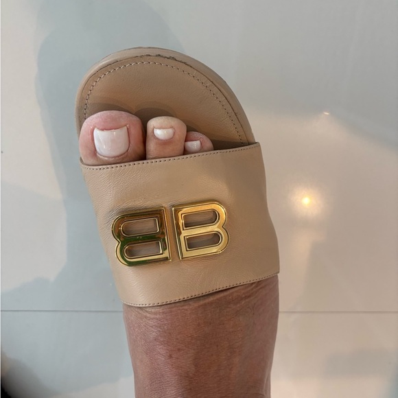 BalenciagaBb Logo Plaque Heeled Mules - Picture 3 of 8